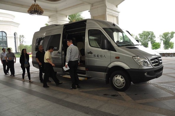 奔馳商務(wù)車(chē)成為2014年亞太經(jīng)合組織財(cái)政高官會(huì)官方用車(chē)