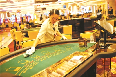澳門博彩收入連跌14個(gè)月 多家賭場(chǎng)貴賓廳陸續(xù)倒閉