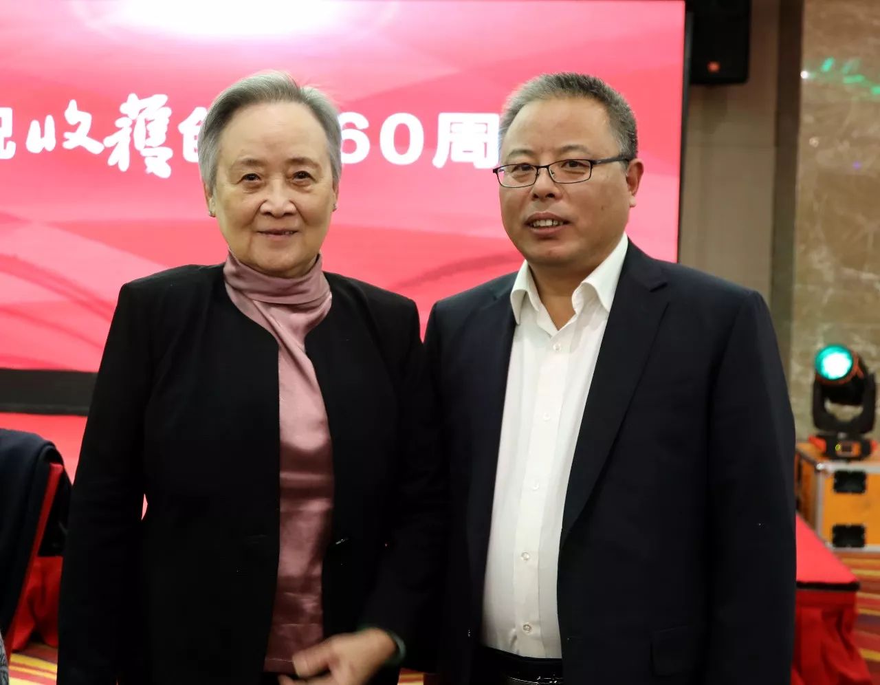 文學(xué)家園：大咖舉杯古井貢，共慶《收獲》60年！