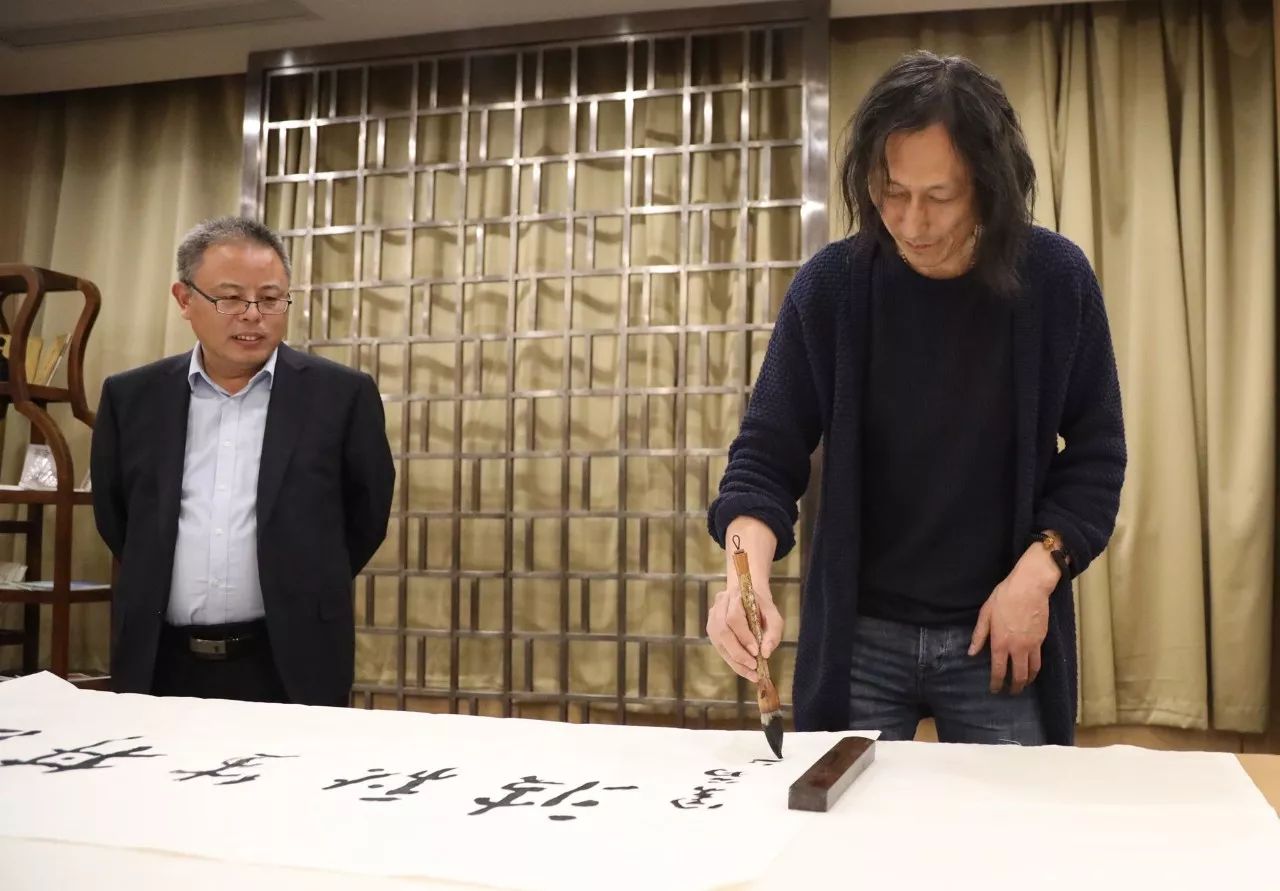 文學(xué)家園：大咖舉杯古井貢，共慶《收獲》60年！