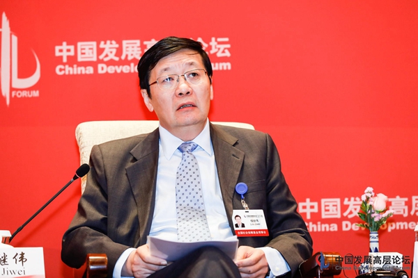 樓繼偉談中美貿易戰：貿易戰對雙方都是“傷敵一千，自損八百”